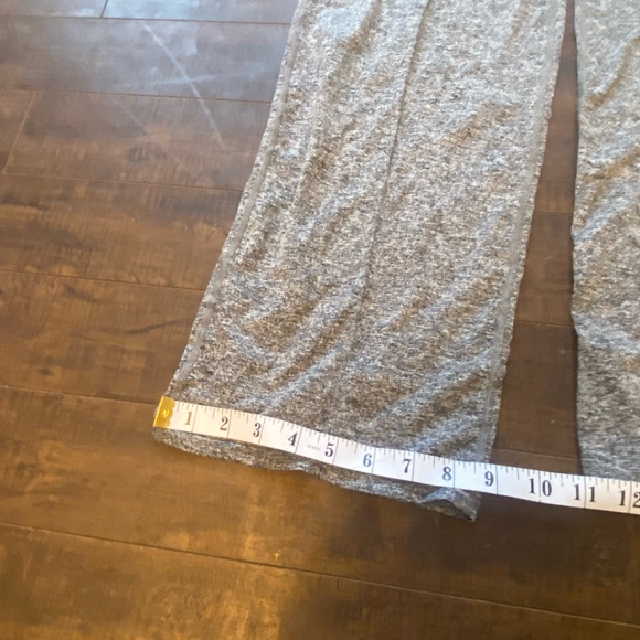 Vuori Halo Wide leg grey lounge pants - Picture 11 of 12